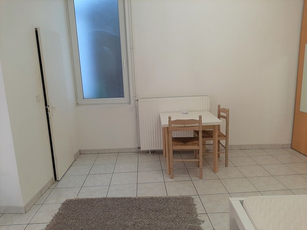 Studio proche école de commerce, gare et Av Alsace Lorraine