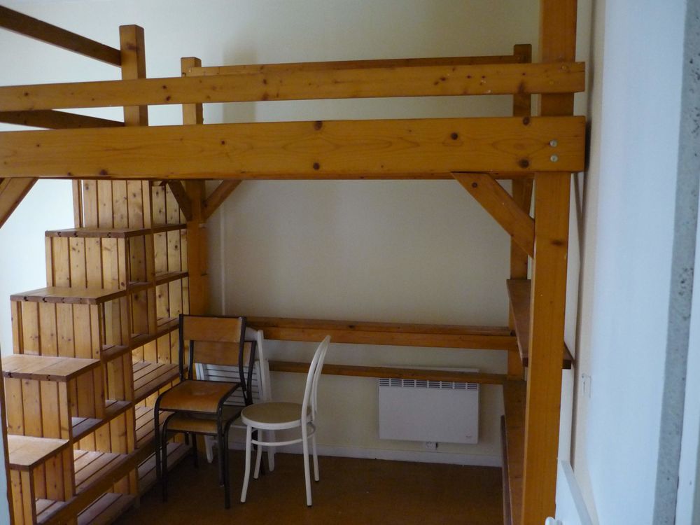 joli studio 27 m2 meublé 720€ CRETEIL