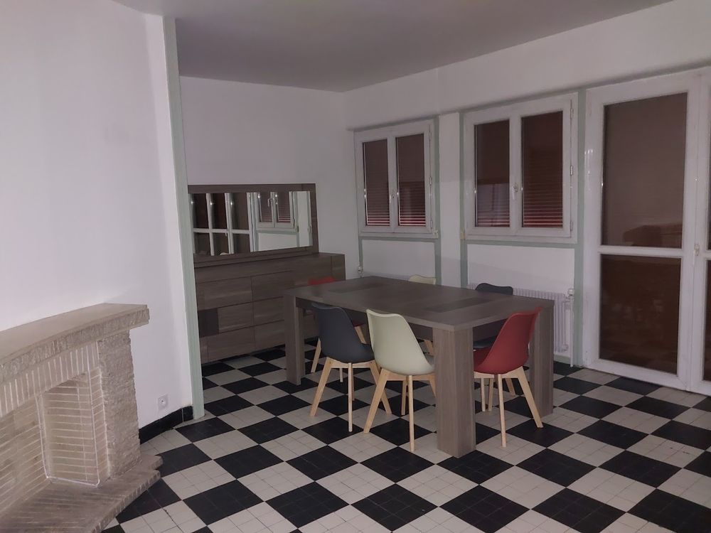appartement T4 de 104 m² refait à neuf