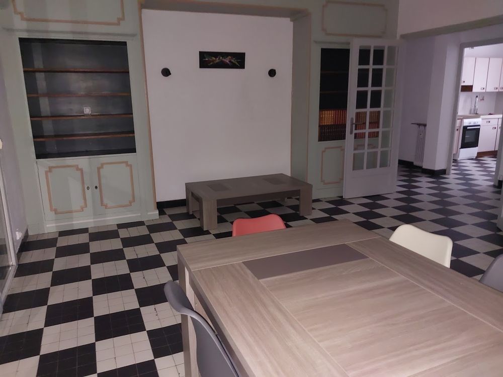 appartement T4 de 104 m² refait à neuf