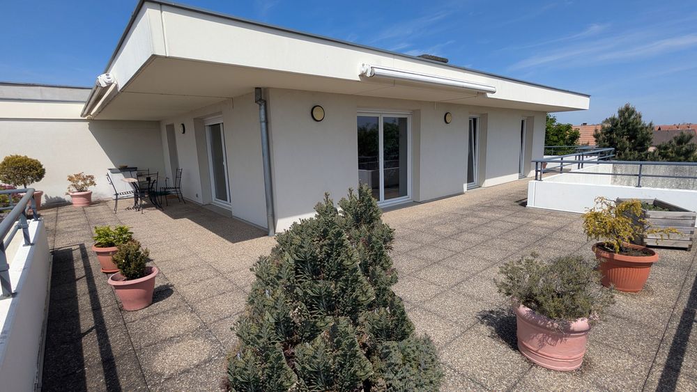 Appartement attique T5 84m2 avec terrasse panoramique 105m2