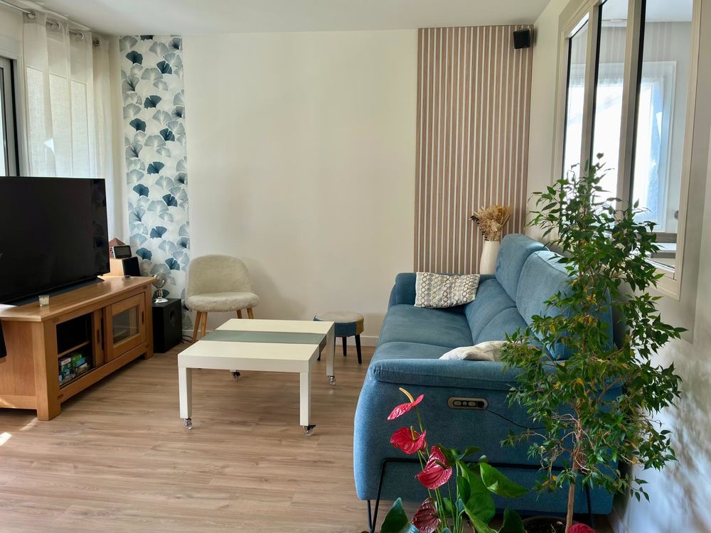 Bel appartement sans travaux proche commerces T9 et futur métro 15