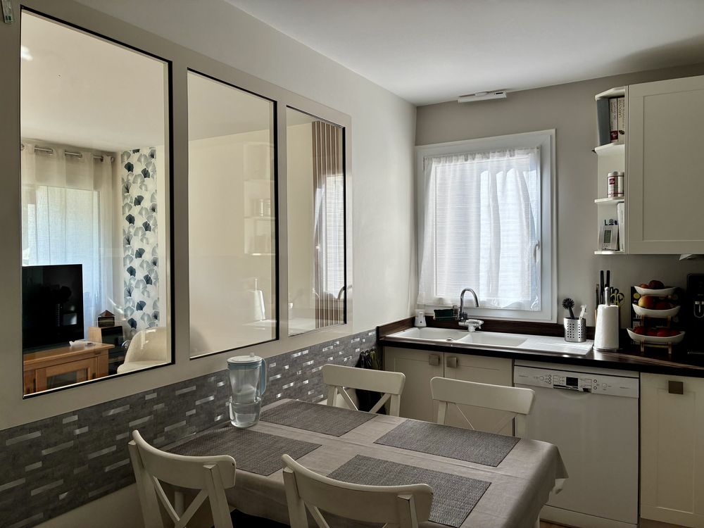 Bel appartement sans travaux proche commerces T9 et futur métro 15