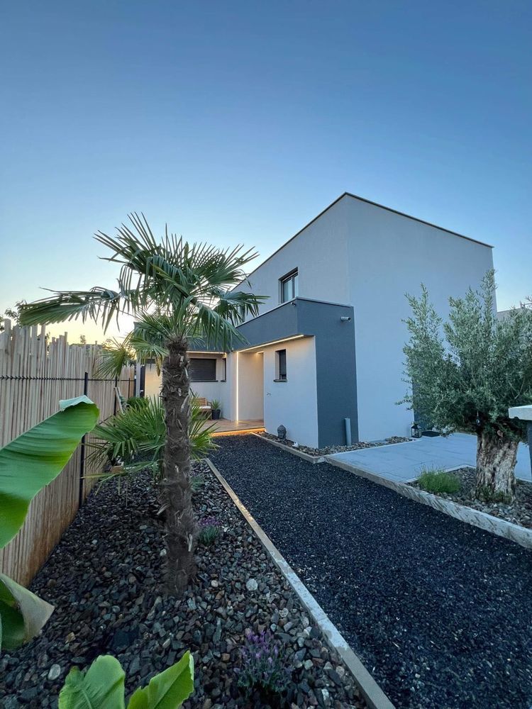 maison tout confort avec piscine