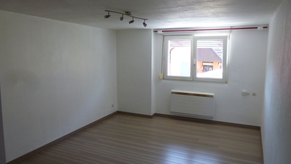 APPARTEMENT F2-1°étage WITTENHEIM CENTRE