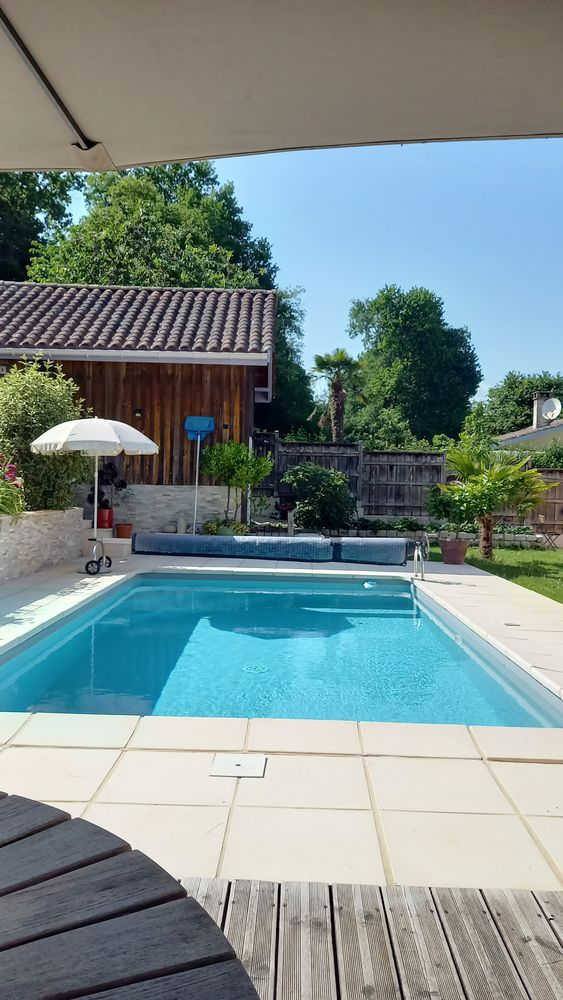 Maison, piscine, à la campagne.