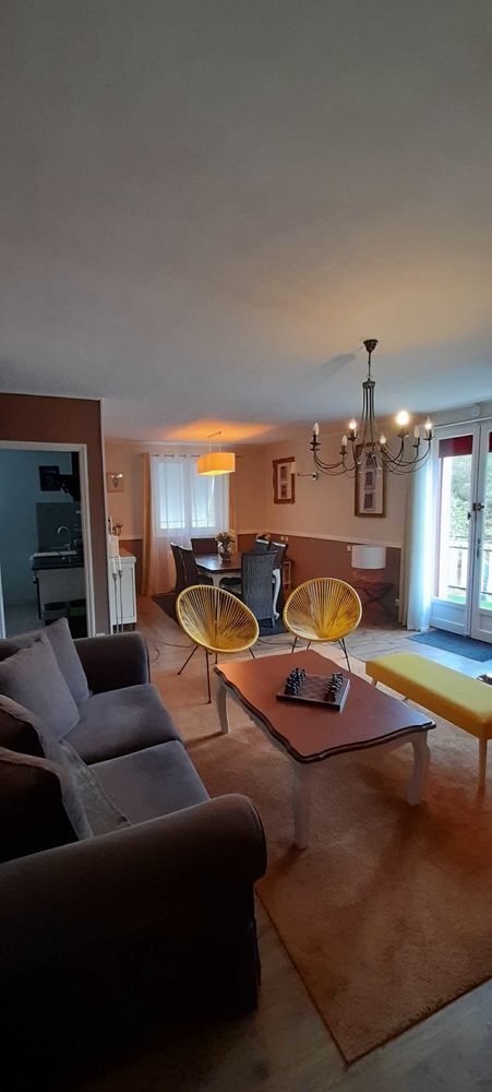 tres grande maison plus trois appartements