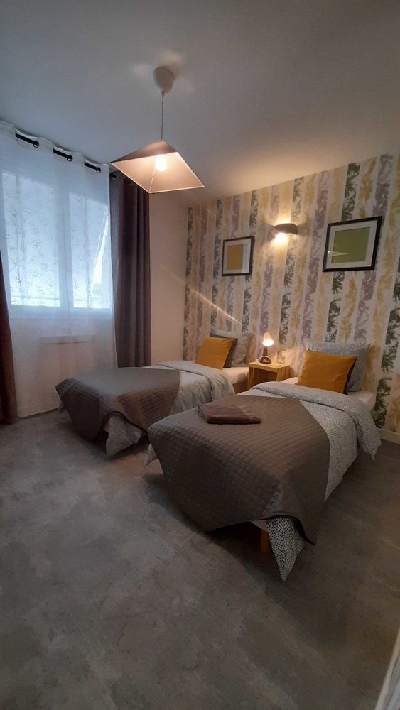 tres grande maison plus trois appartements