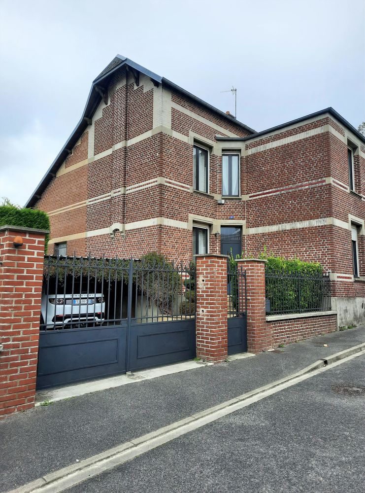 Maison individuelle rénovée avec jardin à 5 min du centre