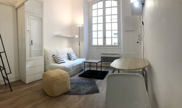 Studio Hyper Centre / Place du Parlement