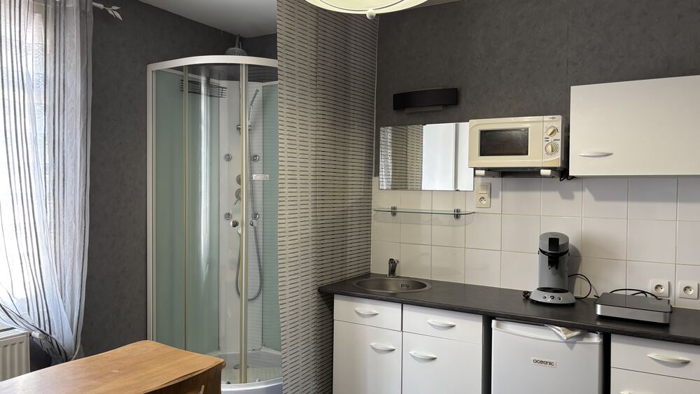 CHAMBRE MEUBLEE 15m2, pour ETUDIANTE.