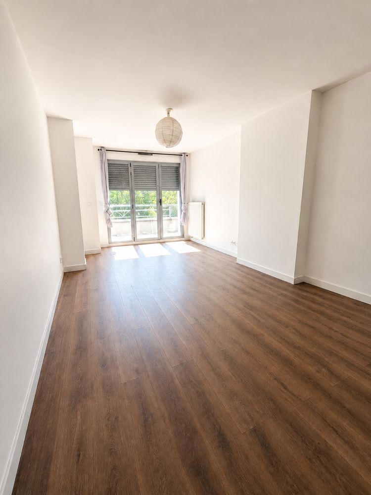 Appartement 3 pièces 68 m² ? Terrasse, balcon- Bagnolet