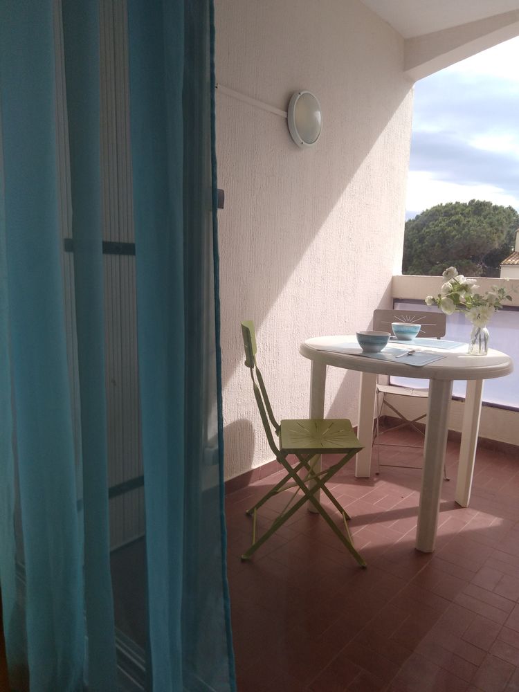 STUDIO 200m plage du Môle et 200m du Port 50m des commerces