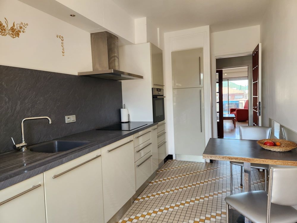 Centre Millau, bel appartement 123 m2, traversant, lumineux.