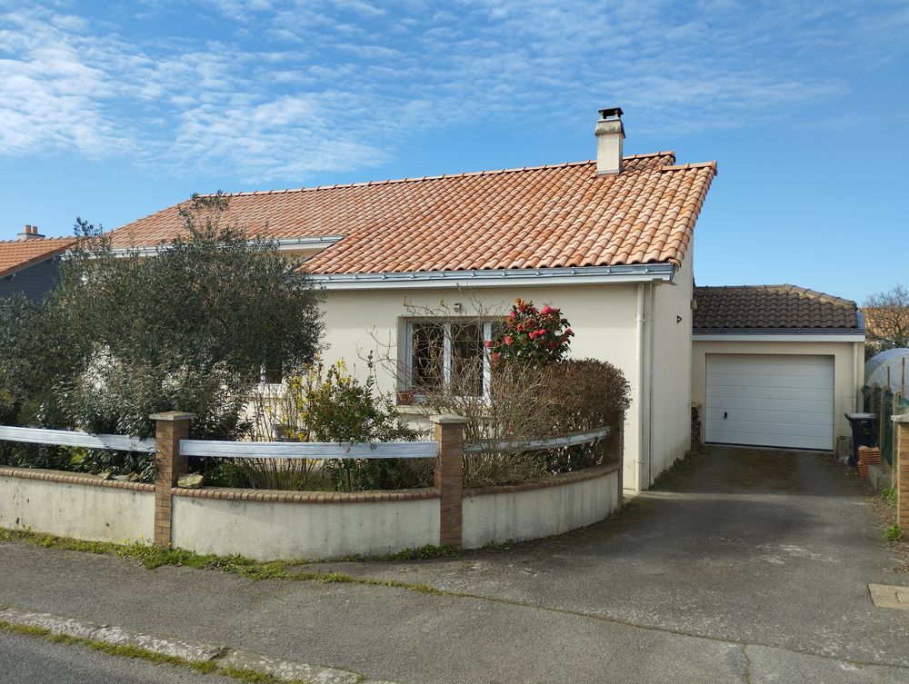Maison individuelle avec jardin + garage au Landreau