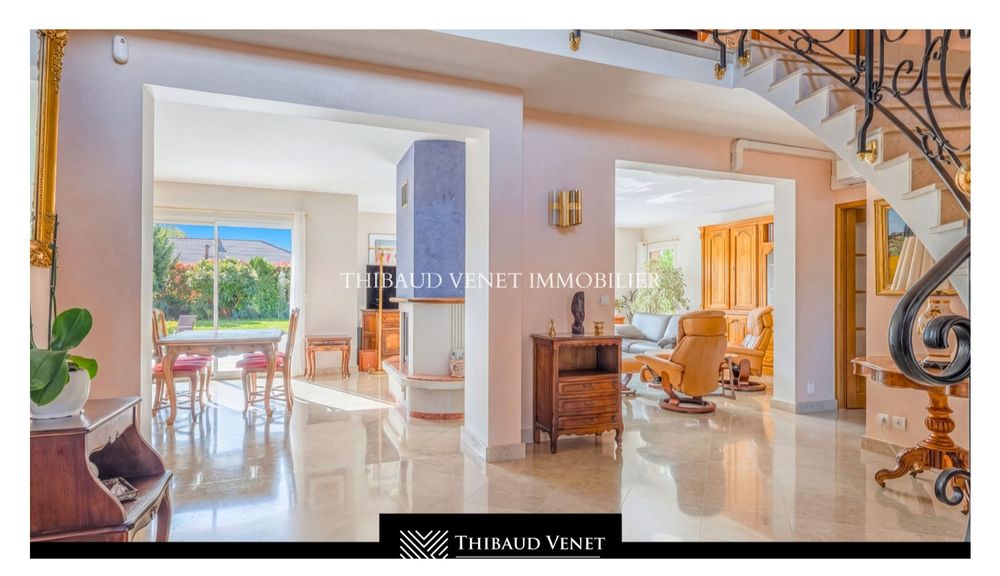 Villa de standing 351 m² et 1700m² du terrain
