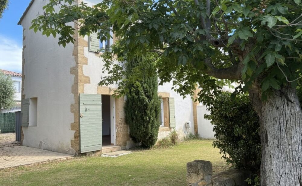 Maison Traditionnelle Rénovée dans un Cadre Idéal