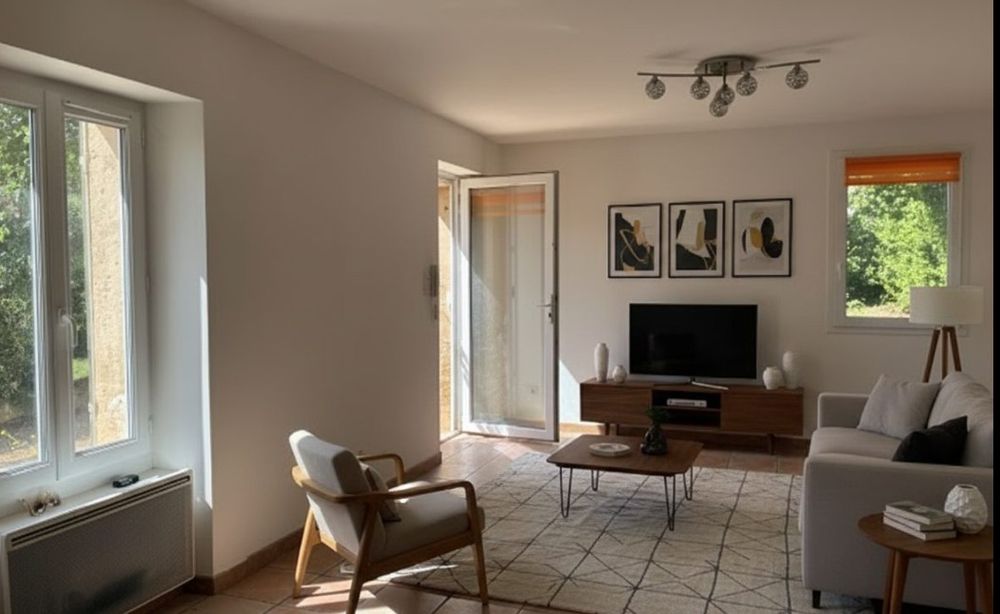 Maison Traditionnelle Rénovée dans un Cadre Idéal