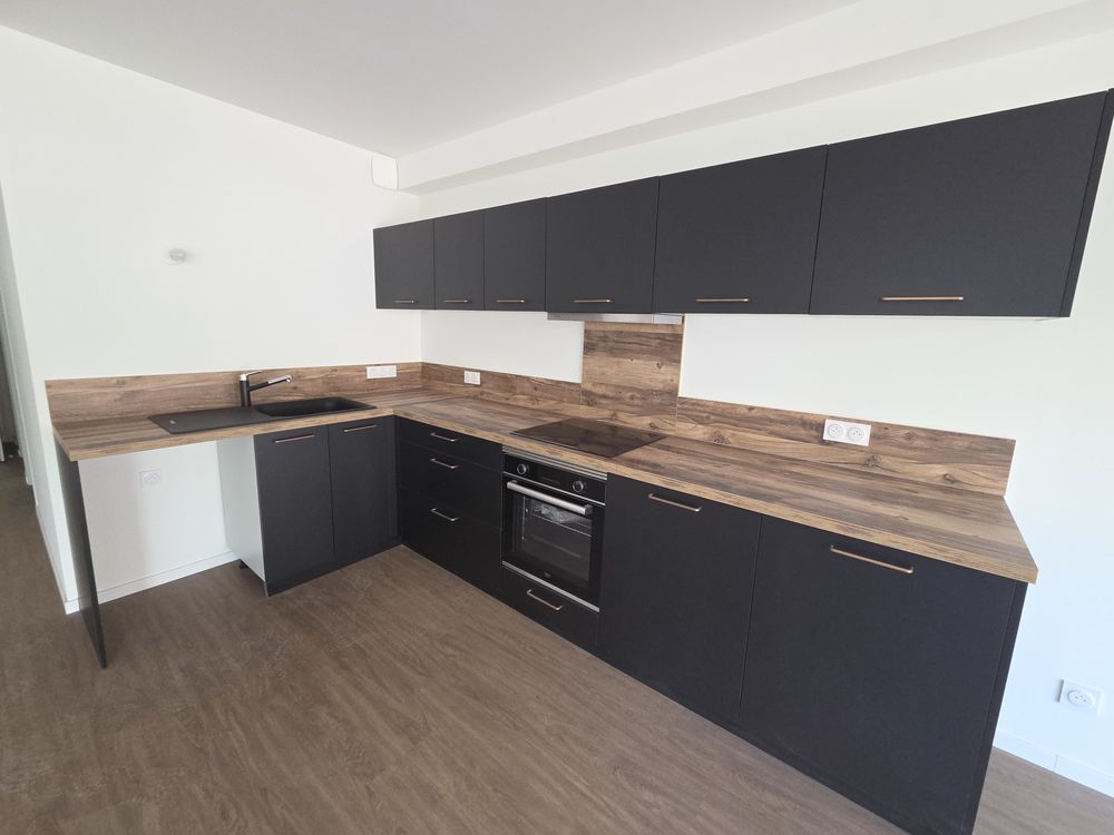 Superbe F4 neuf de 113 m² jardin et parkings