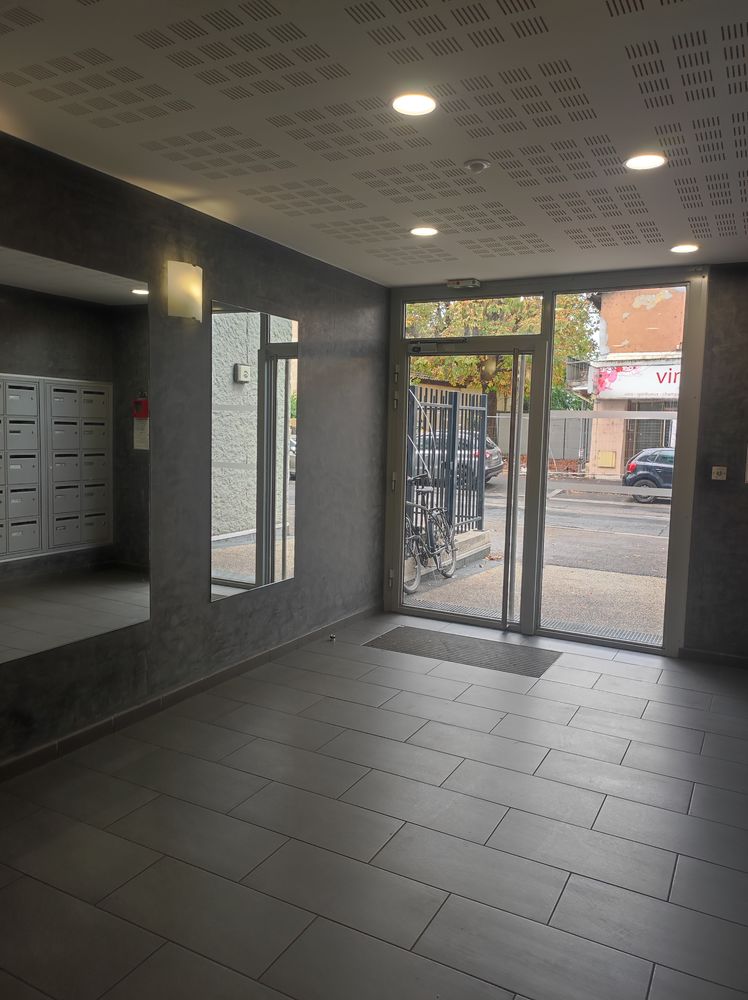 d'un appartement t 3 de ,60 M2 au coeur de Décines cha