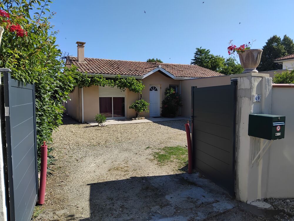 Maison meublée équipée bien située plein pied