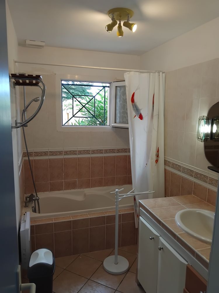 Maison meublée équipée bien située plein pied
