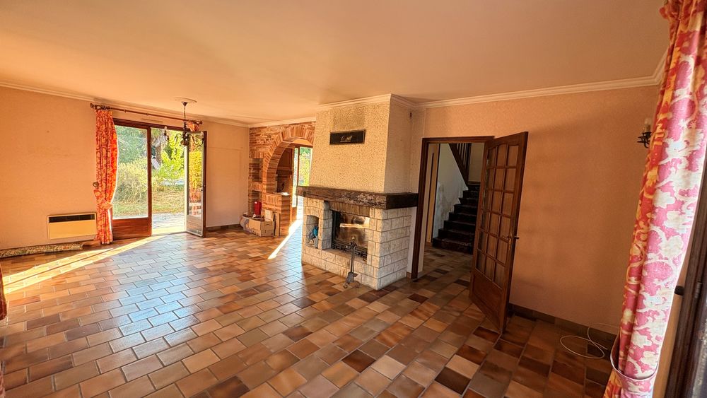 DAMES NOIRES Maison 4 000 m² de terrain arboré avec piscine
