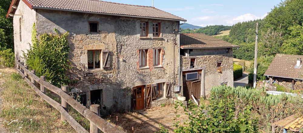 Maison avec dépendances à la campagne