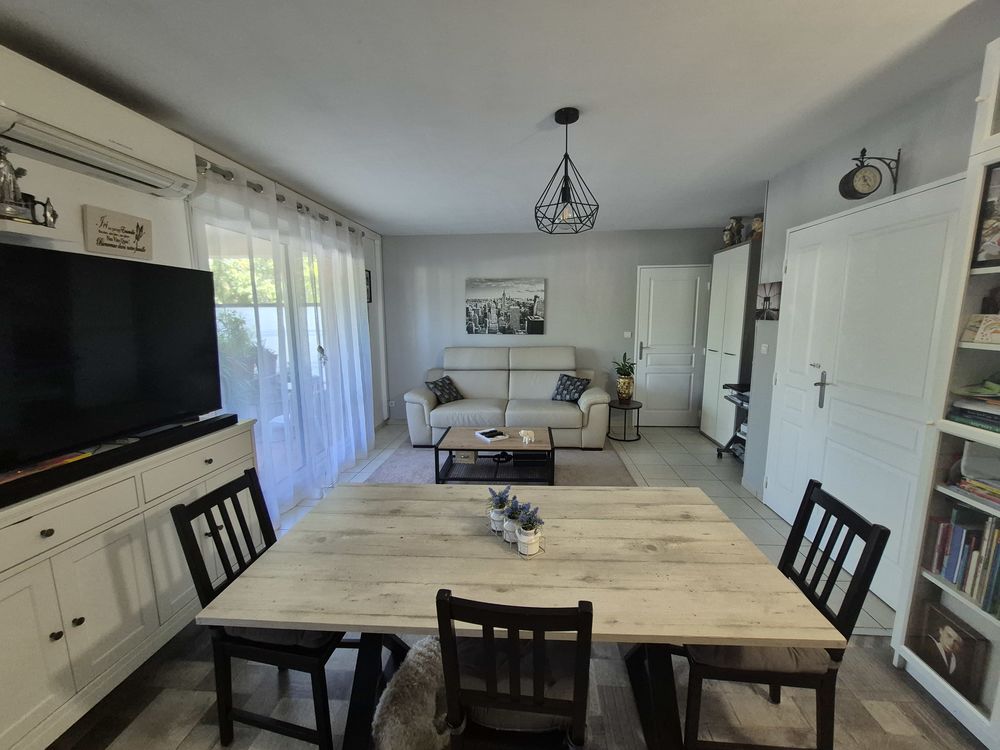 Très beau T2 avec terrasse et parking privé