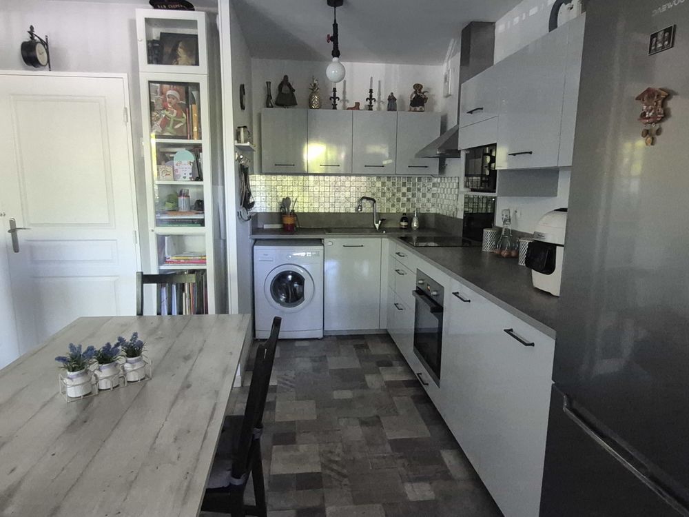 Très beau T2 avec terrasse et parking privé