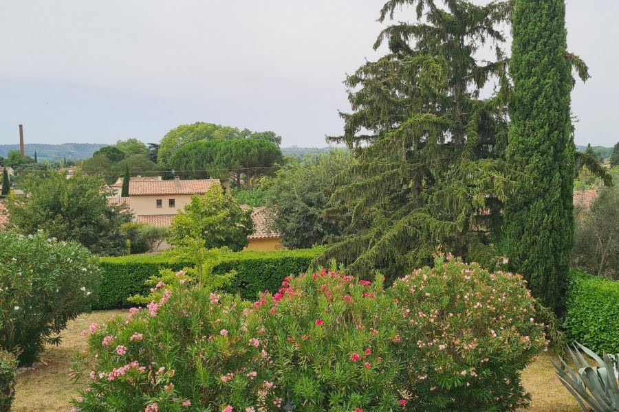 VILLA-PISCINE-JARDIN
