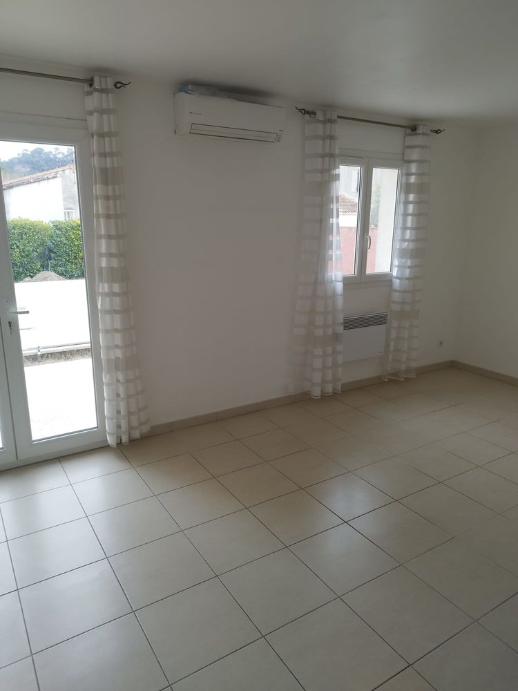 Maison avec piscine et garage