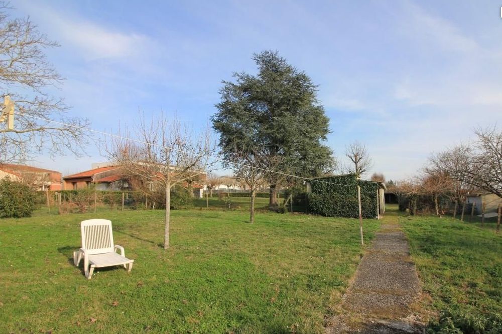 Maison de plain pied , Centre village , garage, terrain clos