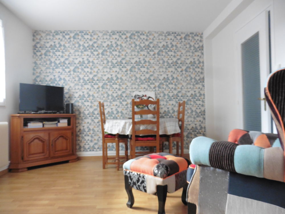 BEL APPARTEMENT ENTIÈREMENT RÉNOVÉ DE TYPE T3