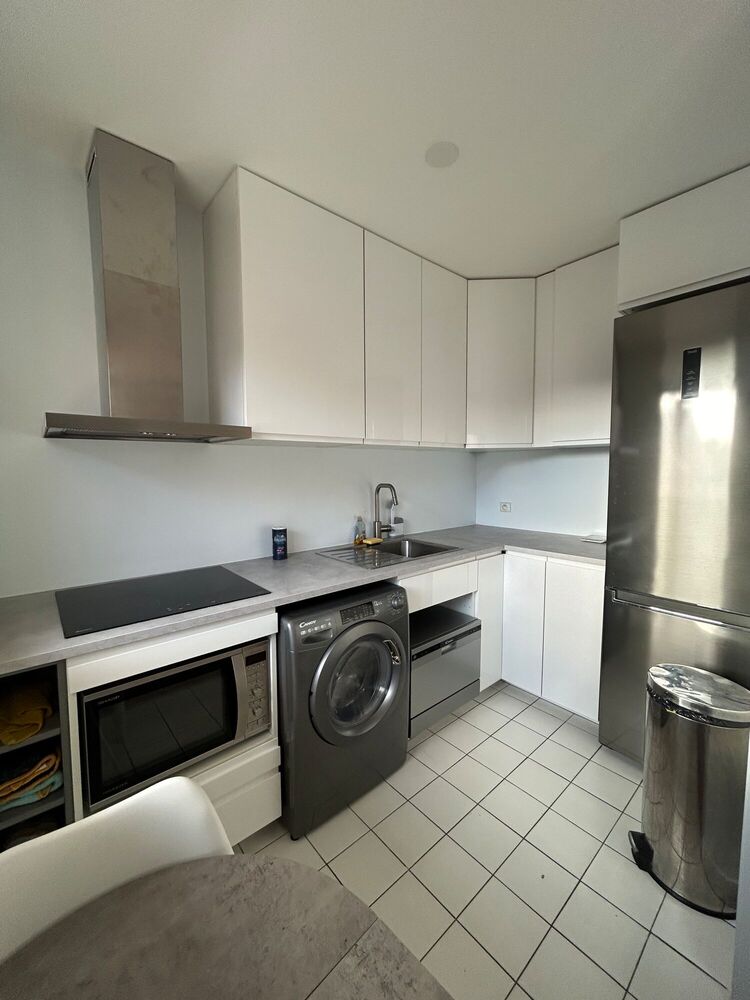 Asnières-sur-Seine Beau T1 de 32 m² avec Balcon de 5 m² calm