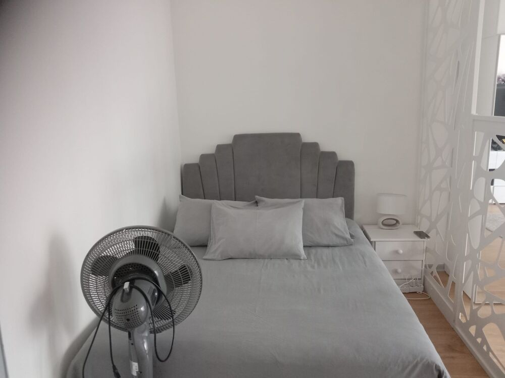 Asnières-sur-Seine Beau T1 de 32 m² avec Balcon de 5 m² calm