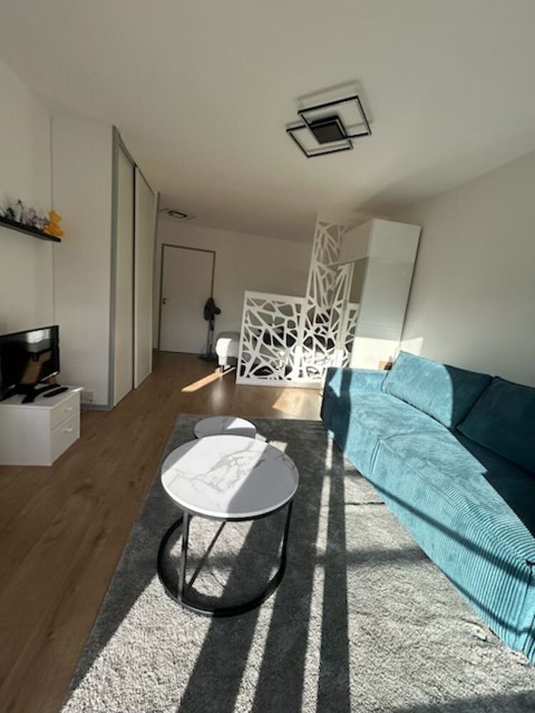 Asnières-sur-Seine Beau T1 de 32 m² avec Balcon de 5 m² calm