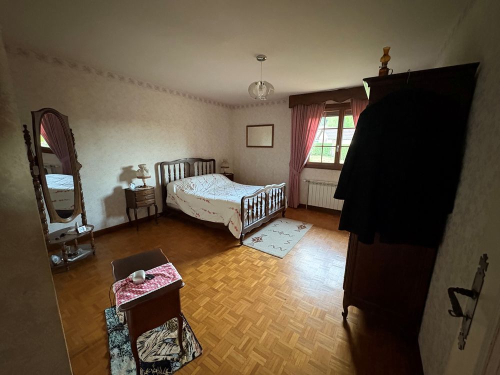 MAISON 164 m², 300 m² surfaces annexes sur terrain 5280 m²