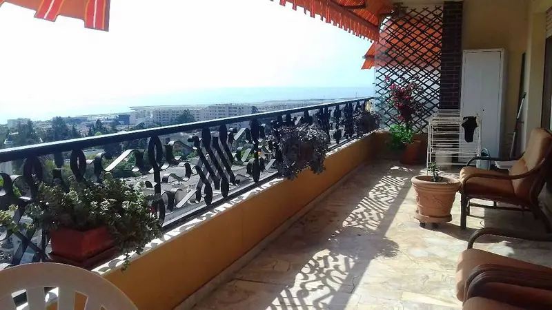 Grand appartement 3 chambre vue panoramique , piscine