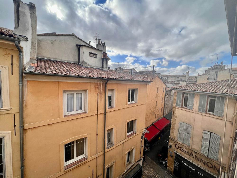 T1 56m2 avec mezzanine, proche Place de la Mairie