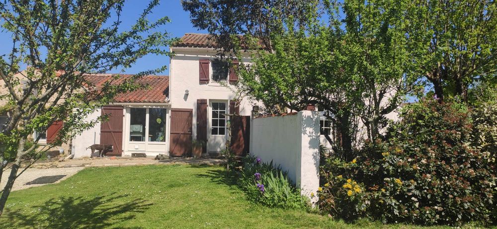 Charmante maison vendéenne modernisée et une seconde maison