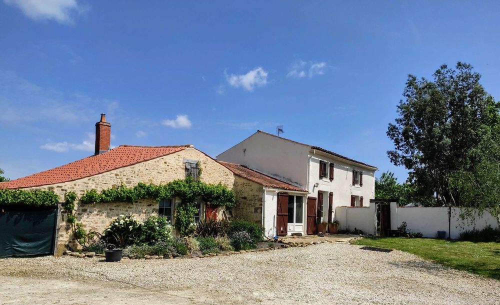 Charmante maison vendéenne modernisée et une seconde maison