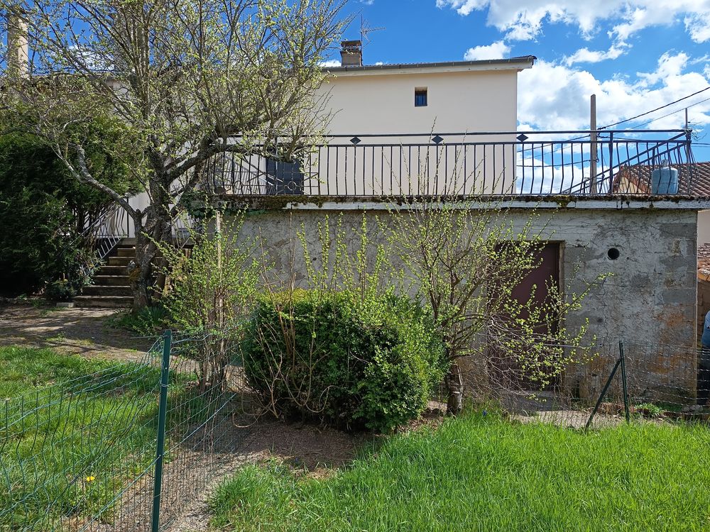 Maison avec garage et jardin à Usson-en-Forez