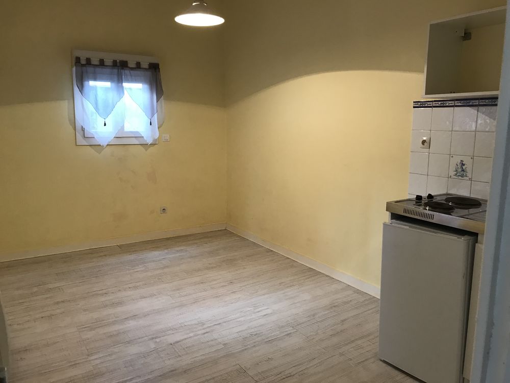Tours chambre étudiant 14 m2 Tram et bus à 50 m
