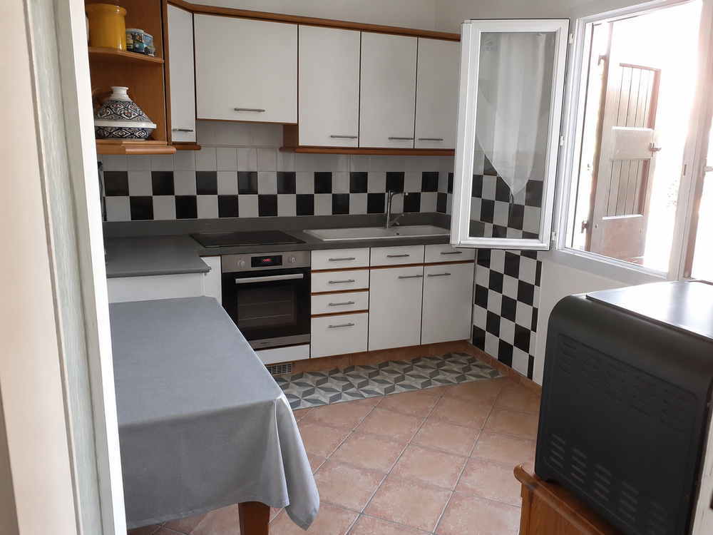CHARMANTE MAISON