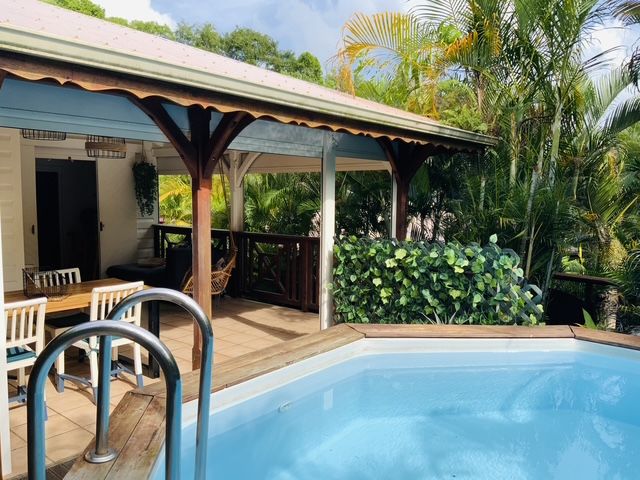 Maison en bois et béton avec piscine ? Sainte-Anne (Guadelou