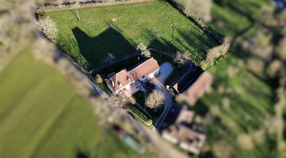 Ensemble immobilier traditionnel quercynois (2 maisons)