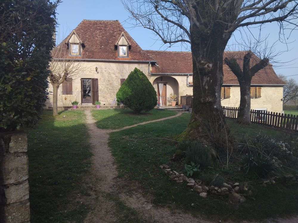 Ensemble immobilier traditionnel quercynois (2 maisons)