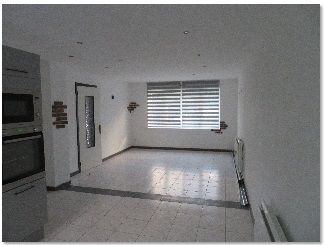 MAISON INDIVIDUELLE - 2 CHAMBRES - GRANDE COUR FERMEE