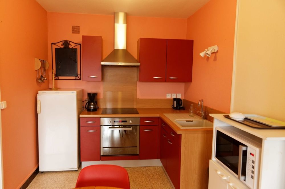 STUDIO MEUBLE - CENTRE VILLE - PROCHE ECOLE D'INFIRMIERES